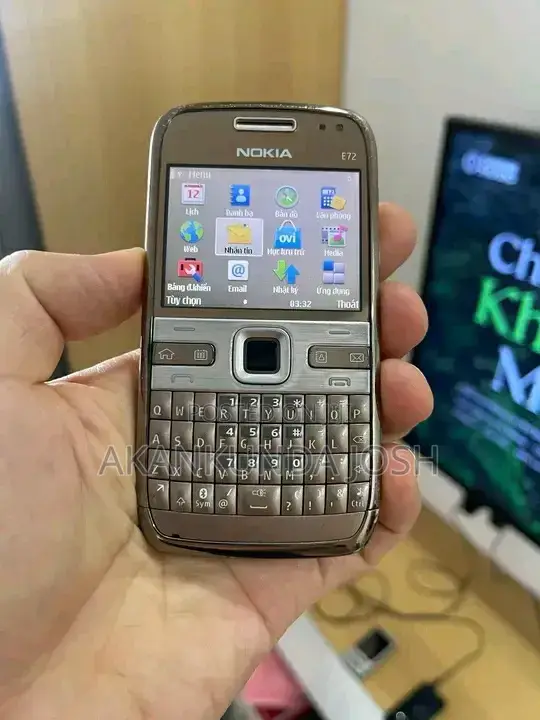 Nokia E72 Gold