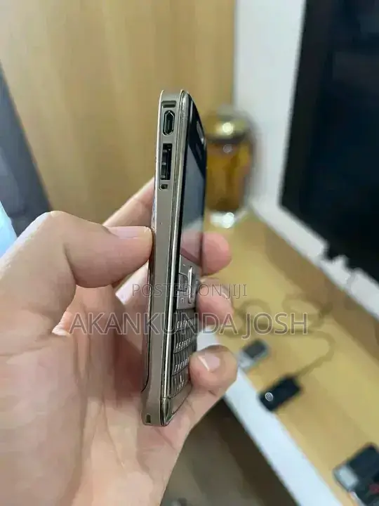 Nokia E72 Gold
