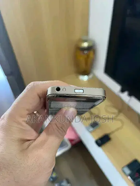 Nokia E72 Gold