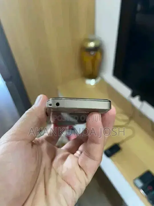 Nokia E72 Gold