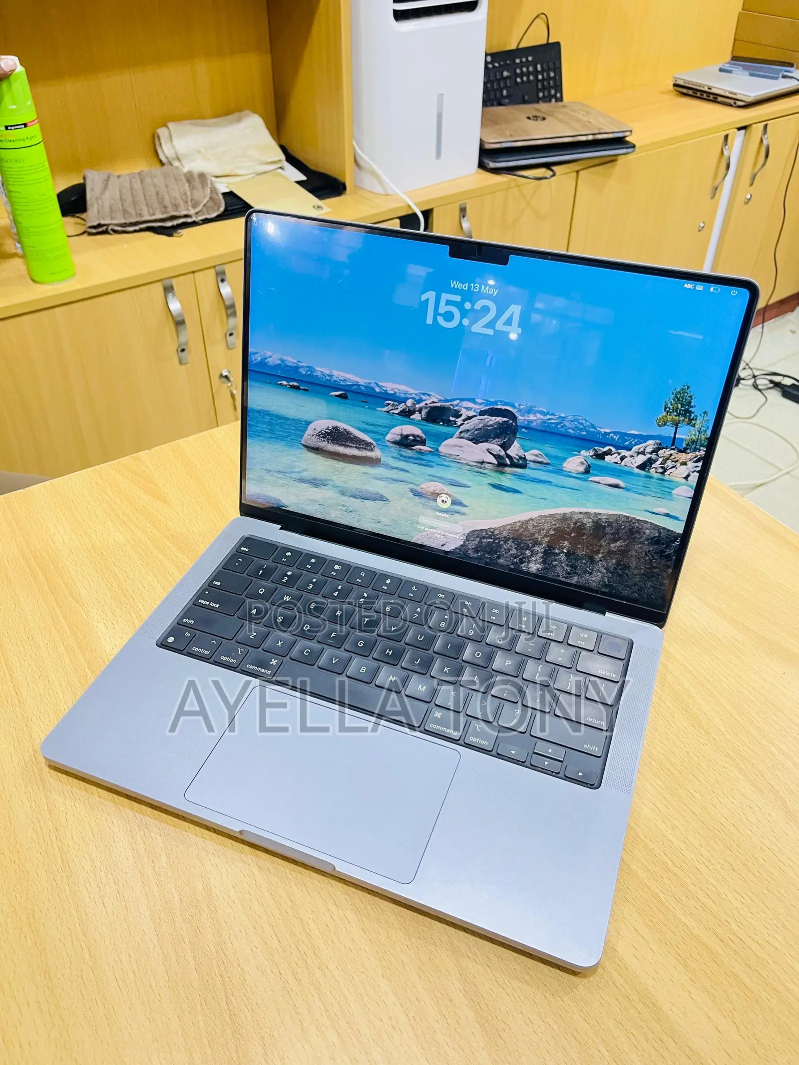 New Laptop Apple MacBook Pro 2023 M3 14-inch 8GB Apple M3 SSD 1T