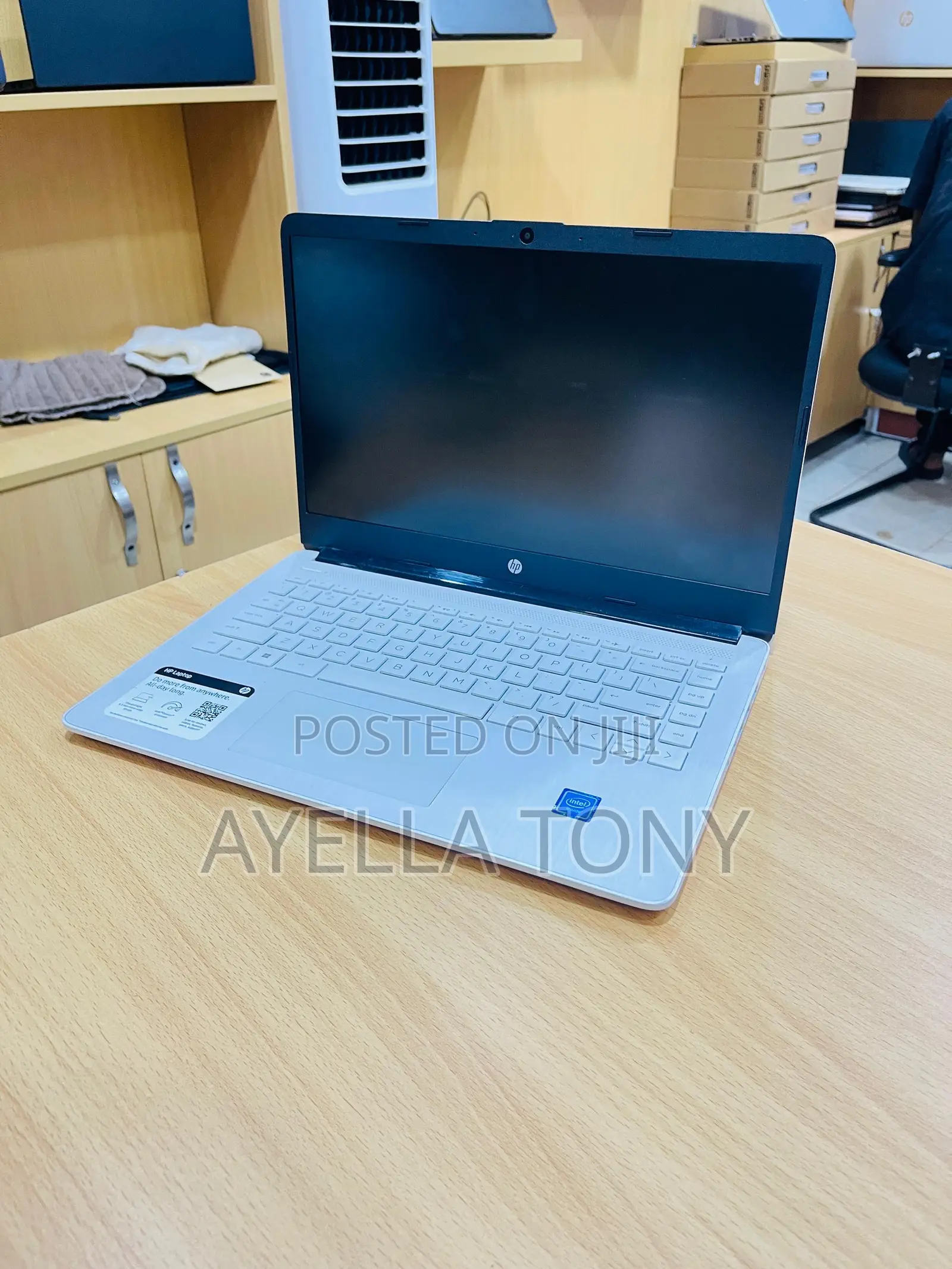 New Laptop HP Stream 14-cb110nr 8GB Intel Core i7 SSD 256GB