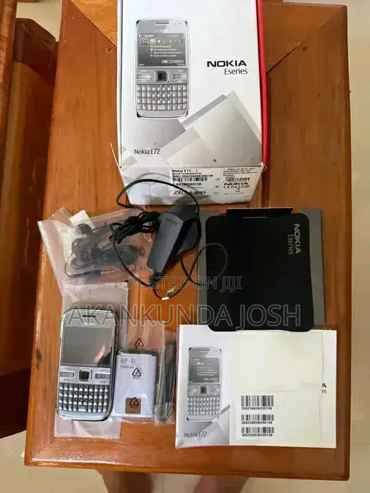 Nokia E72 Gray
