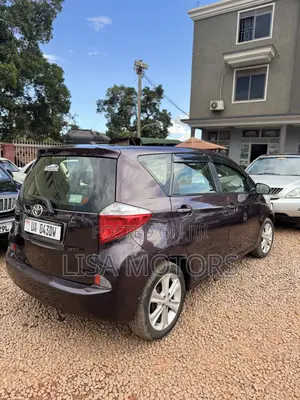 Toyota Ractis 2010 Maroon