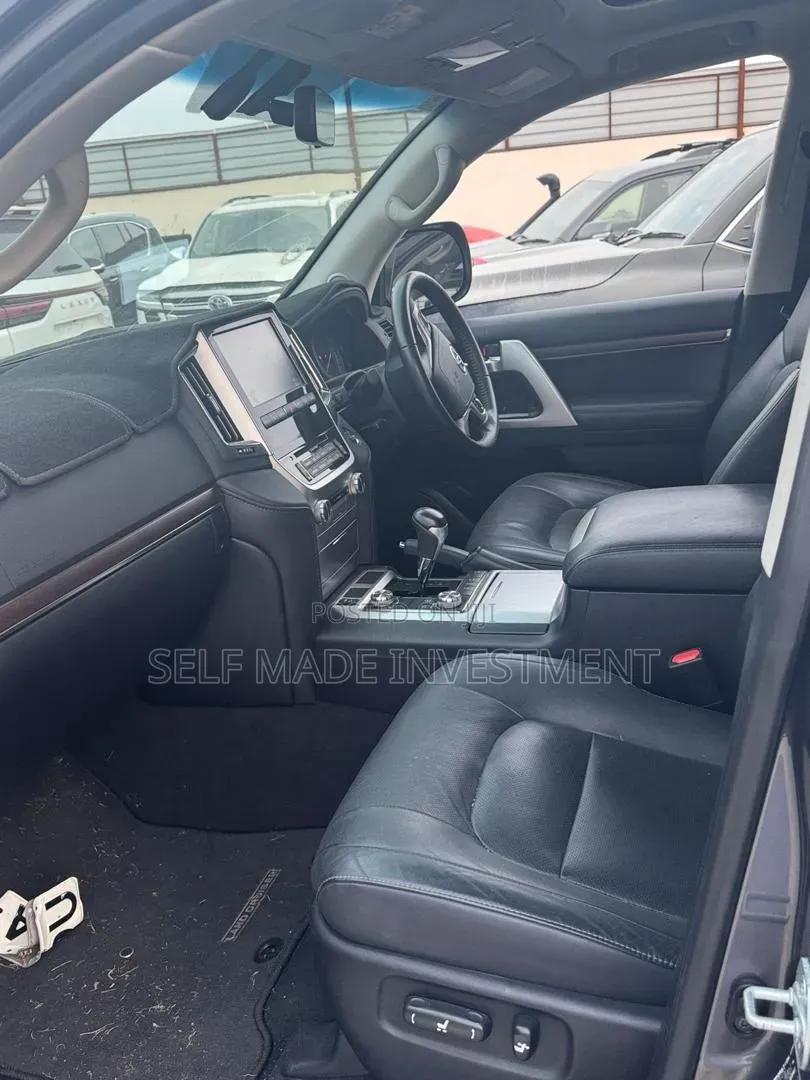Toyota Land Cruiser 2021 Black