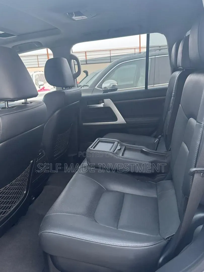 Toyota Land Cruiser 2021 Black