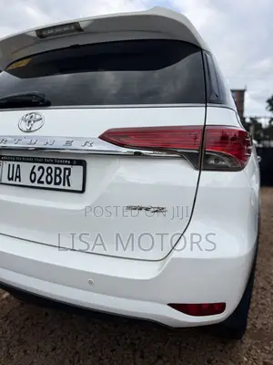 Toyota Fortuner 2.8 D AWD 2017 White