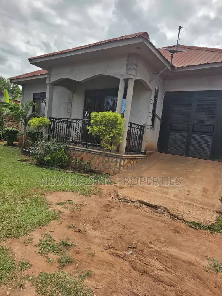 3bdrm Bungalow in Kitende Lumuli, Central Division for sale