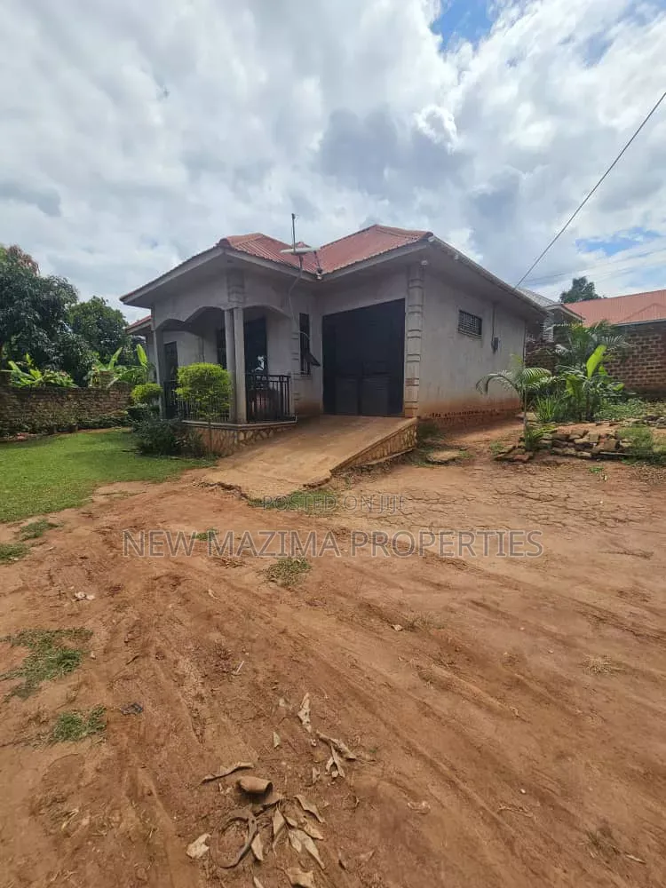 3bdrm Bungalow in Kitende Lumuli, Central Division for sale