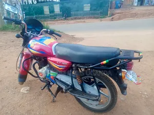 Bajaj CT 125X 2023 Red