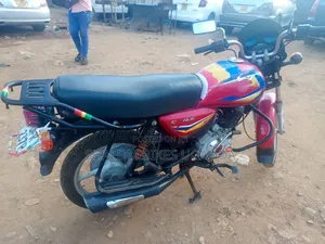 Bajaj CT 125X 2023 Red
