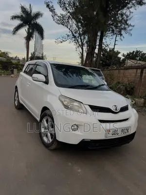 Toyota IST 2009 White