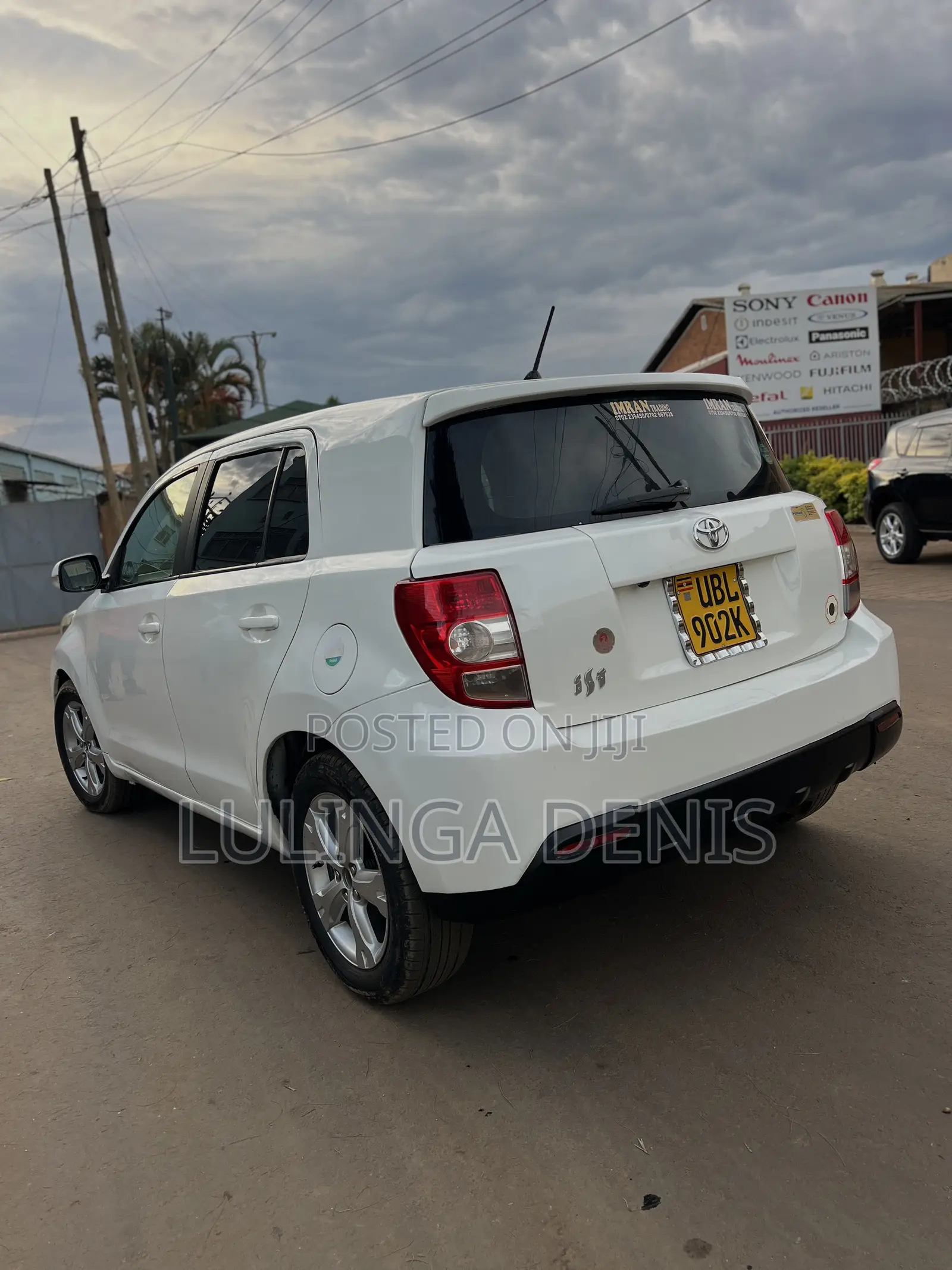 Toyota IST 2009 White