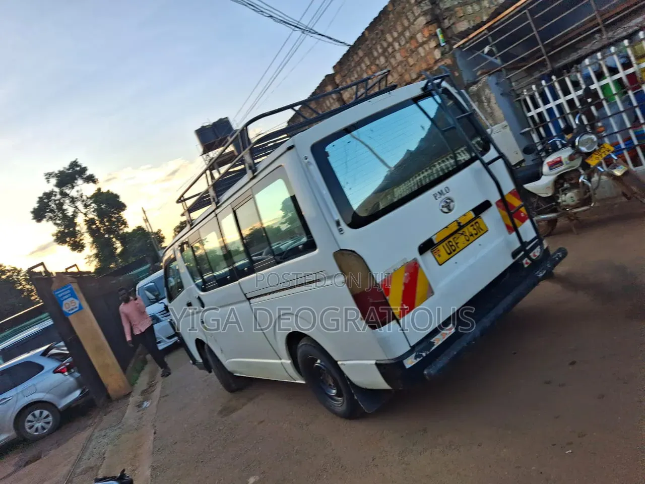 Toyota Grand HiAce 2015 White