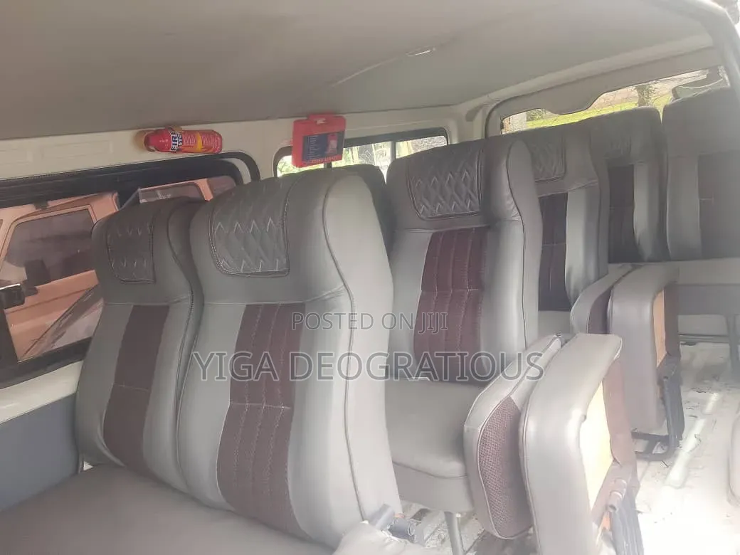 Toyota Grand HiAce 2015 White
