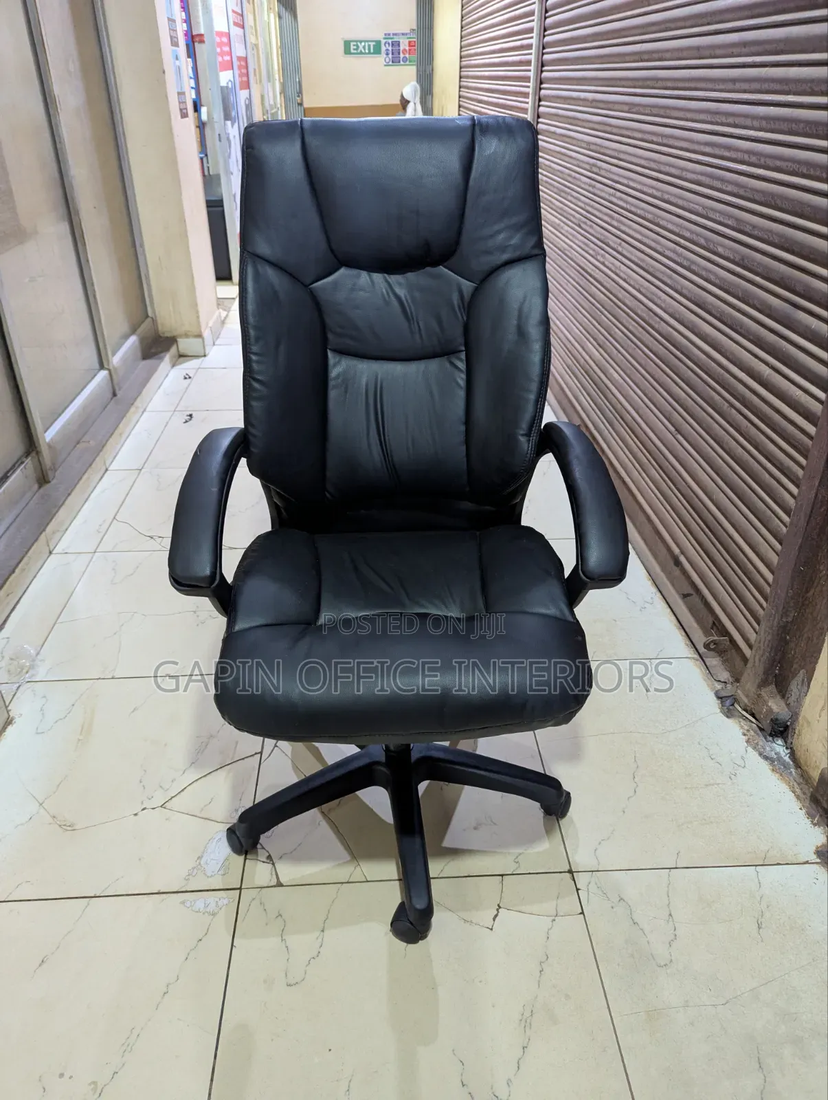 Leather Refurbished Office Chair With Adjustable Height