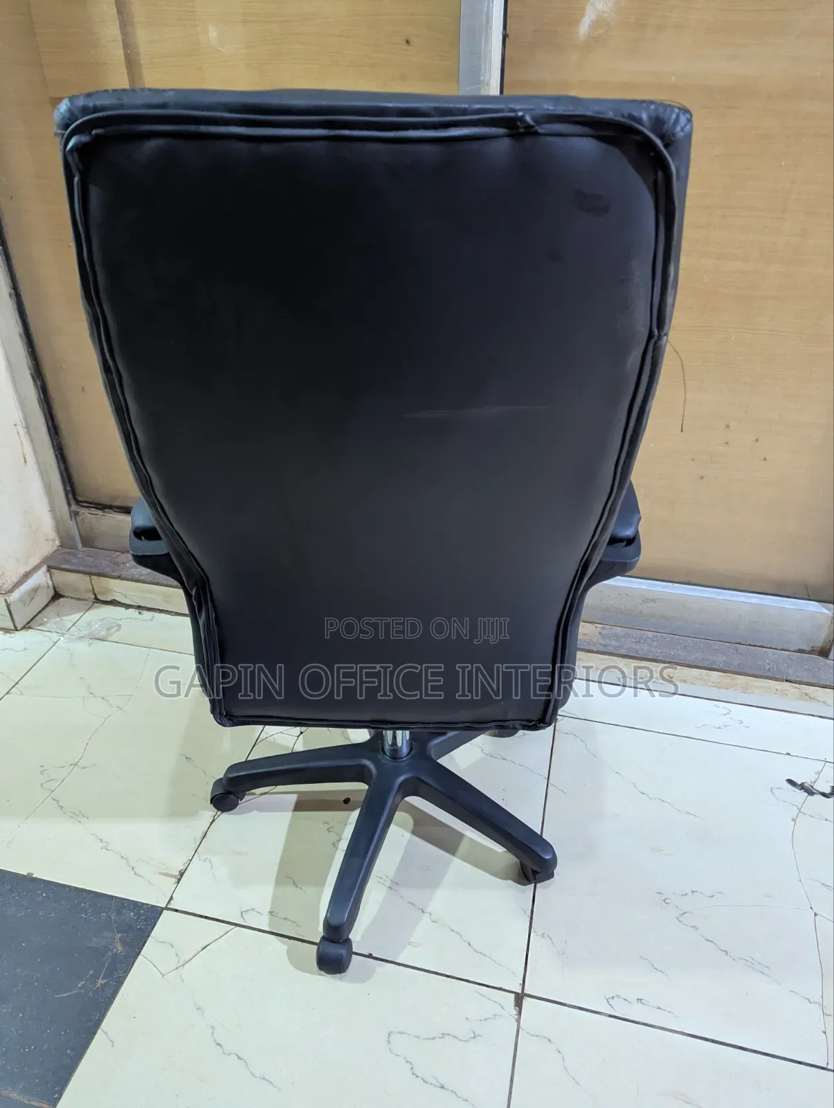 Leather Refurbished Office Chair With Adjustable Height