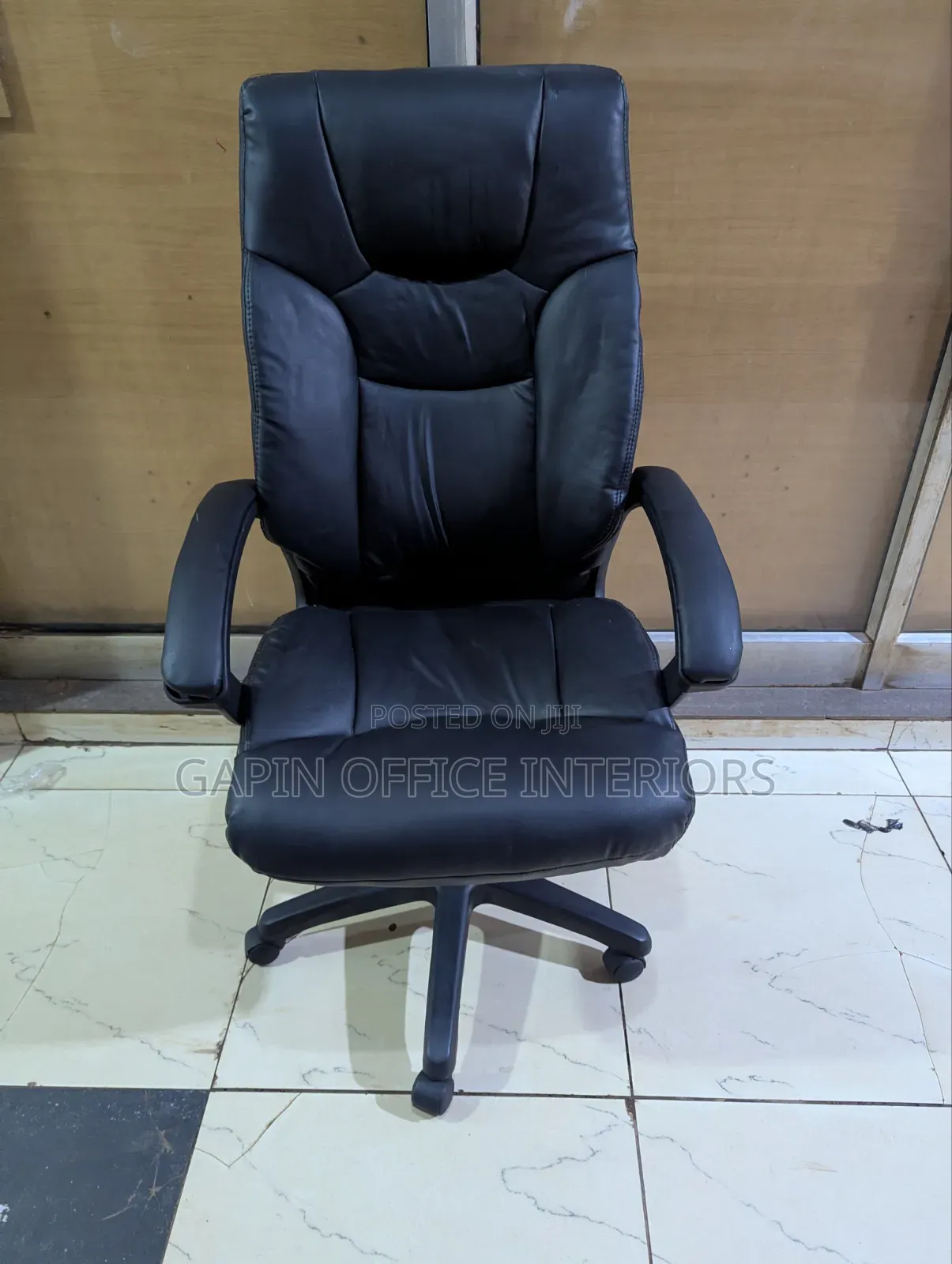 Leather Refurbished Office Chair With Adjustable Height