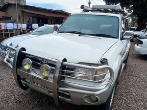 Toyota Land Cruiser Prado 1999 White