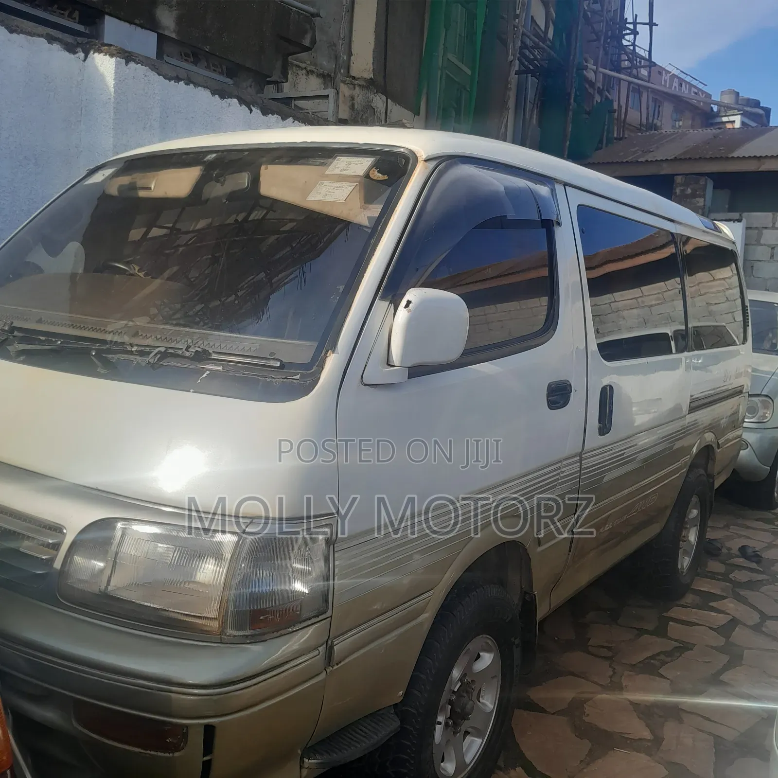Toyota HiAce 1998 Silver