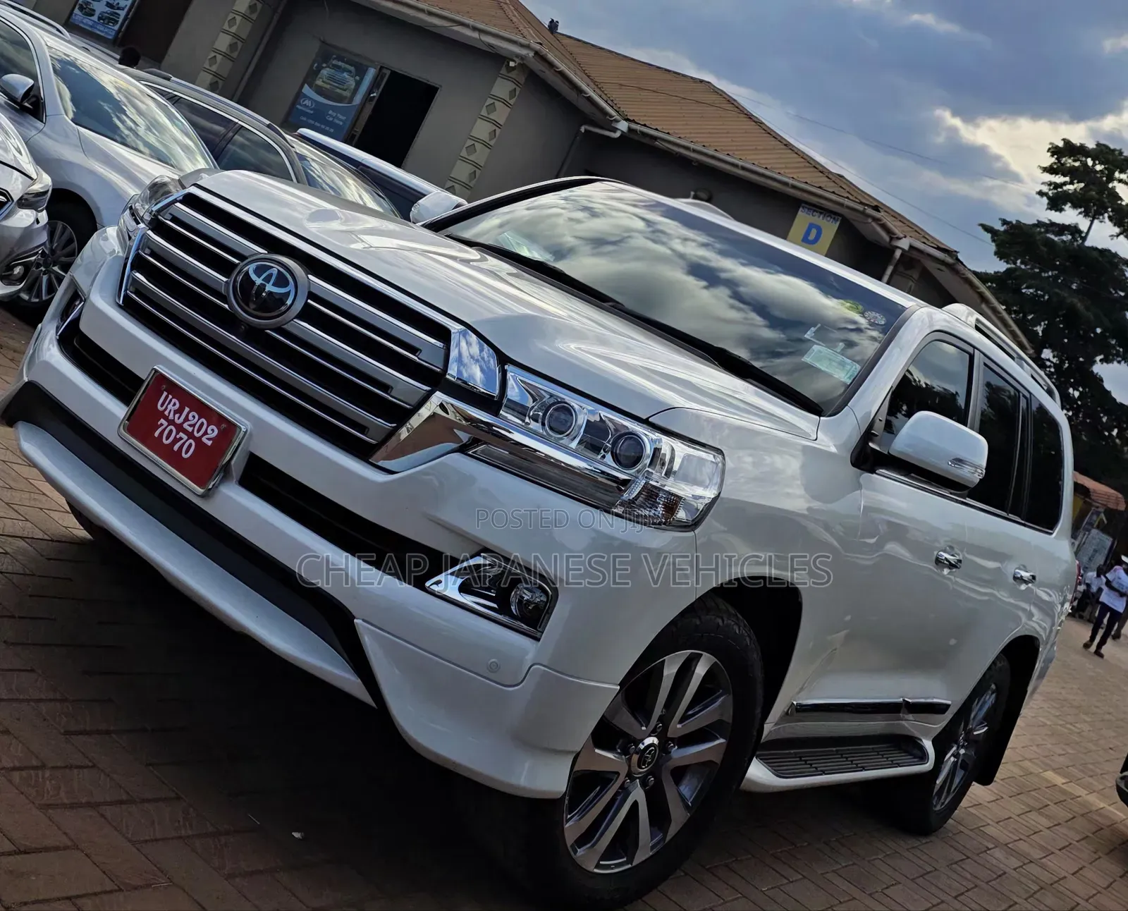 Toyota Land Cruiser 4.6 V8 ZX 2018 White