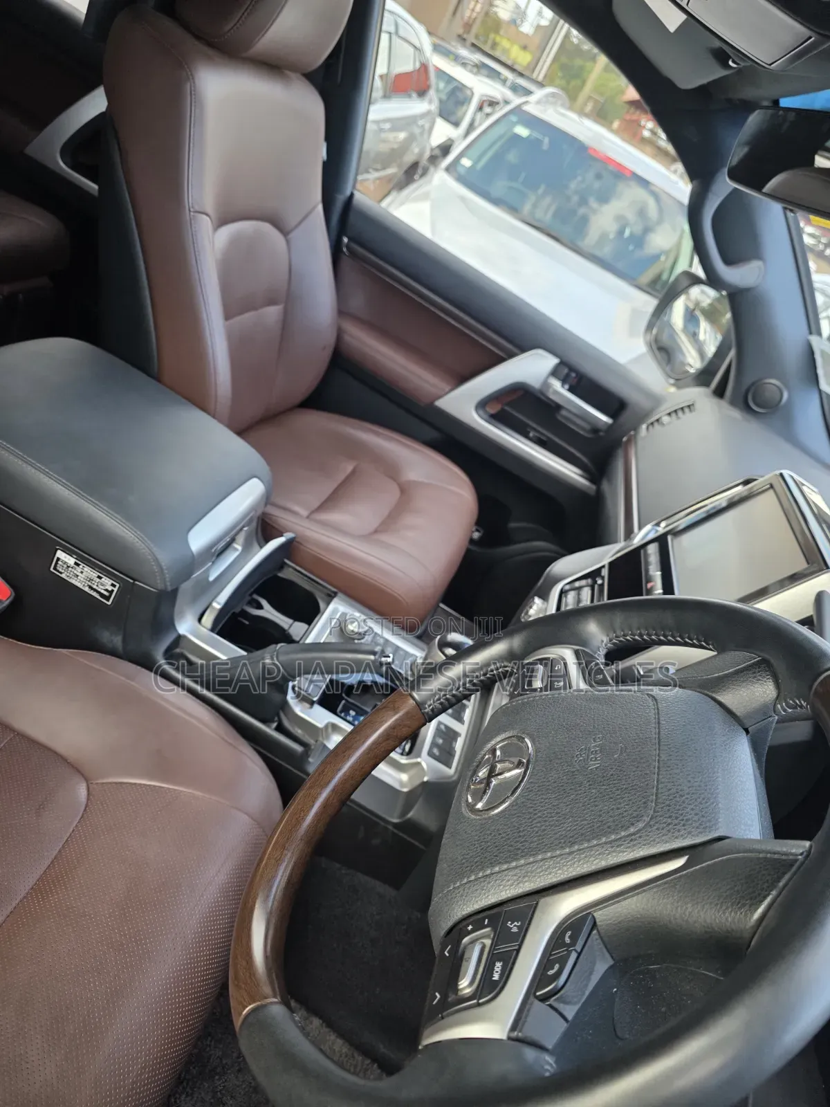 Toyota Land Cruiser 4.6 V8 ZX 2018 White