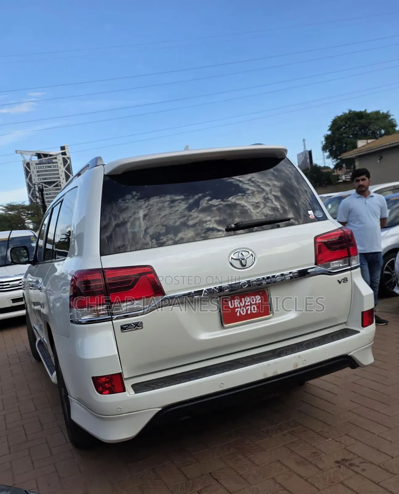 Toyota Land Cruiser 4.6 V8 ZX 2018 White