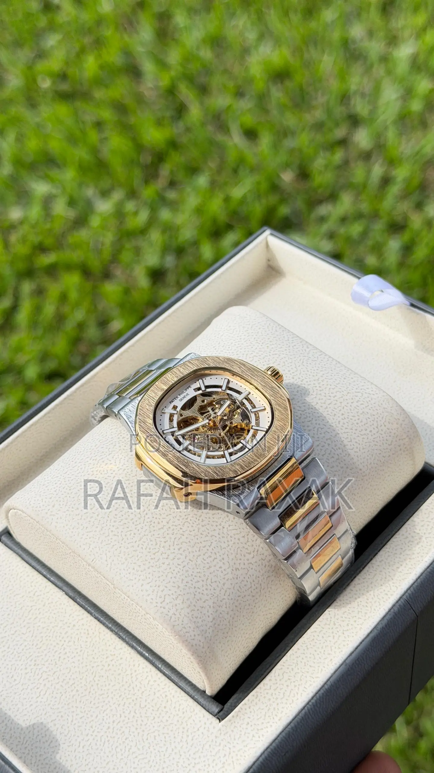 Gold Toned Interior Patek Philippe Men’S Watch