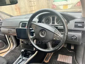 Marceds Benz B180