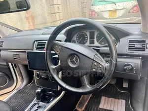 Marceds Benz B180
