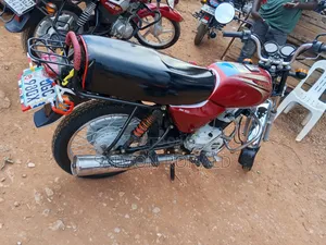 Bajaj Boxer 100 2025 Red