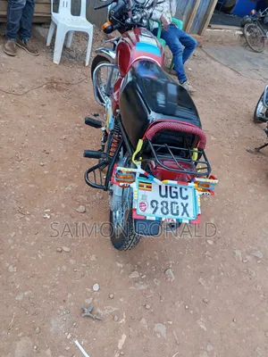Bajaj Boxer 100 2025 Red