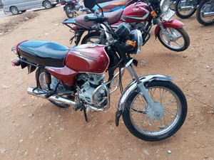 Bajaj Boxer 100 2025 Red