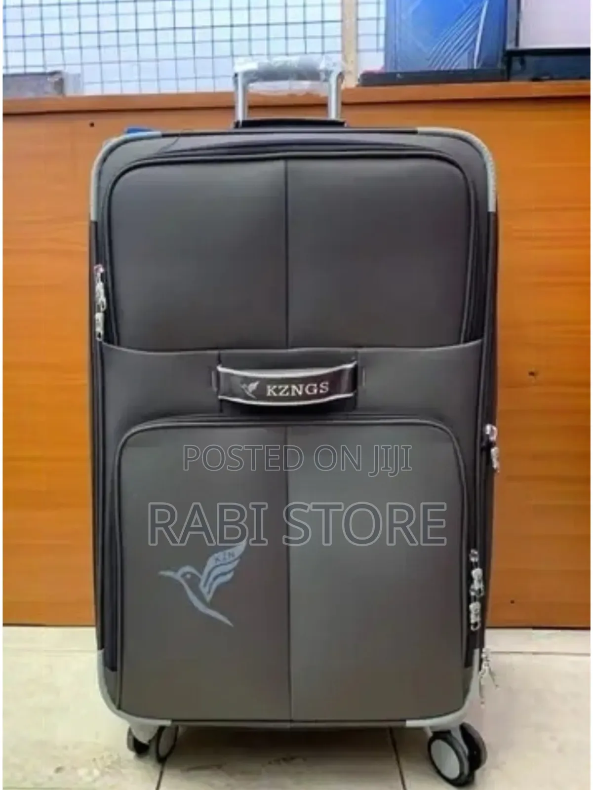 Travel Suitcase-Medium (Size 28)