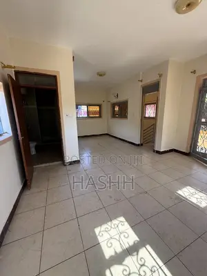3bdrm Townhouse / Terrace in Bwebajja, Central Division for rent