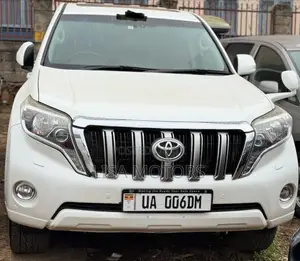 Toyota Land Cruiser Prado 2017 White