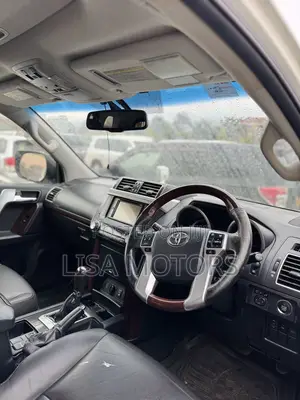 Toyota Land Cruiser Prado 2017 White