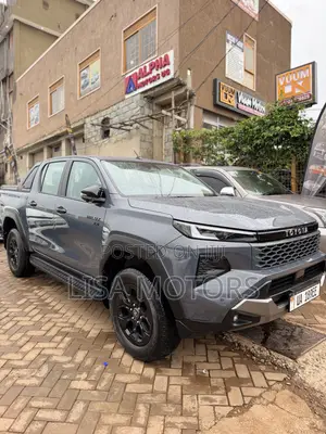 New Toyota Hilux 2024 Gray