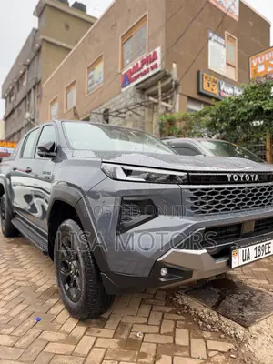 New Toyota Hilux 2024 Gray