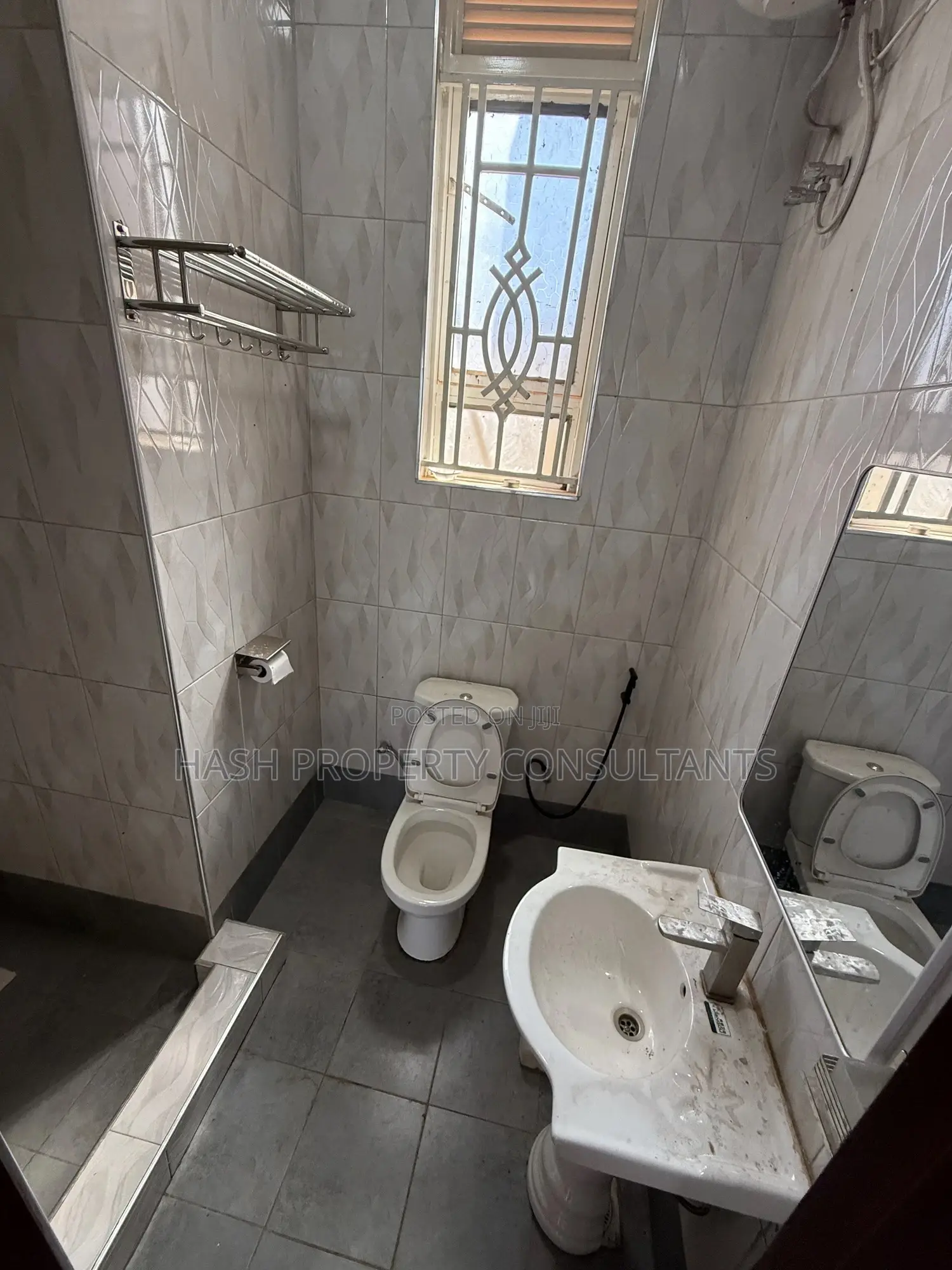 1bdrm Apartment in Entebbe Express, Central Division for rent