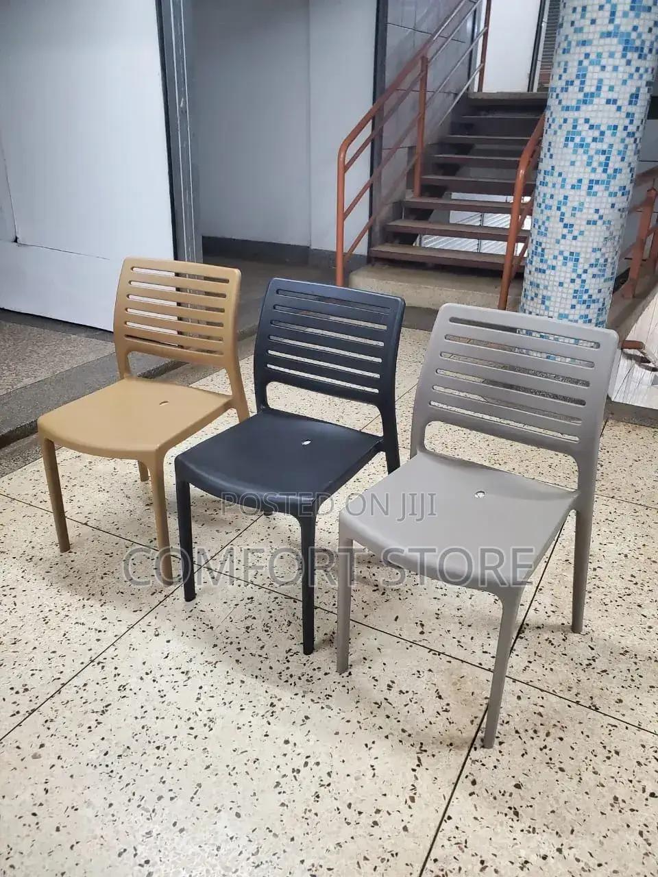 Modern Design Plastic Chairs in Different Colors
