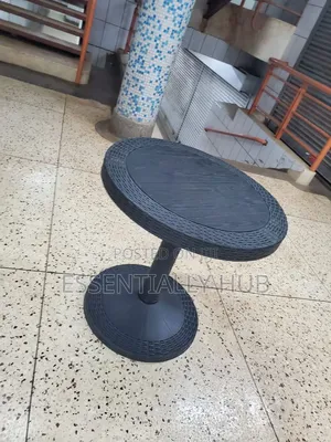 Round Black Dinning Table