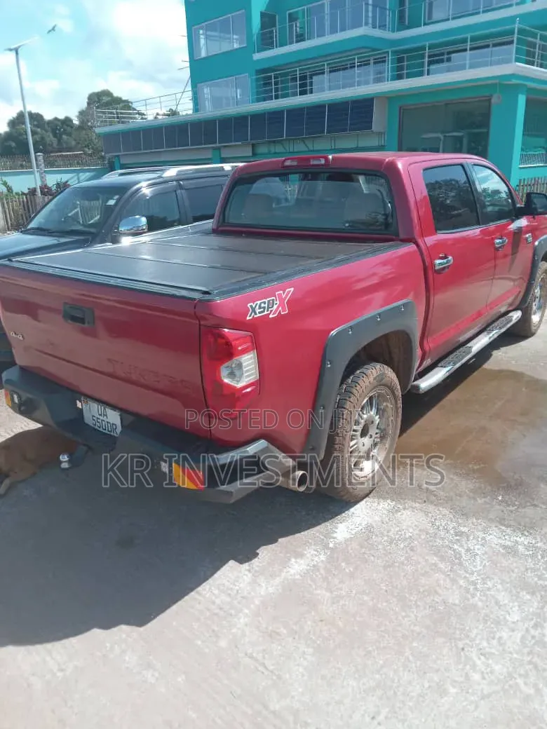 Toyota Tundra 1794 4dr CrewMax 4WD SB (5.7L 8cyl 6A) 2015 Red