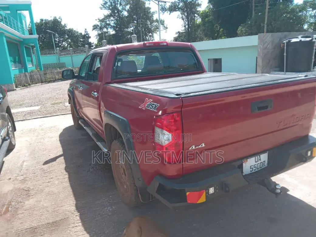 Toyota Tundra 1794 4dr CrewMax 4WD SB (5.7L 8cyl 6A) 2015 Red
