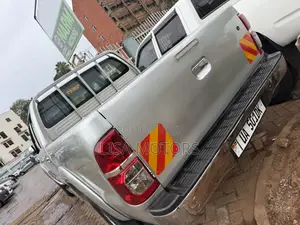 Toyota Hilux 2009 Silver