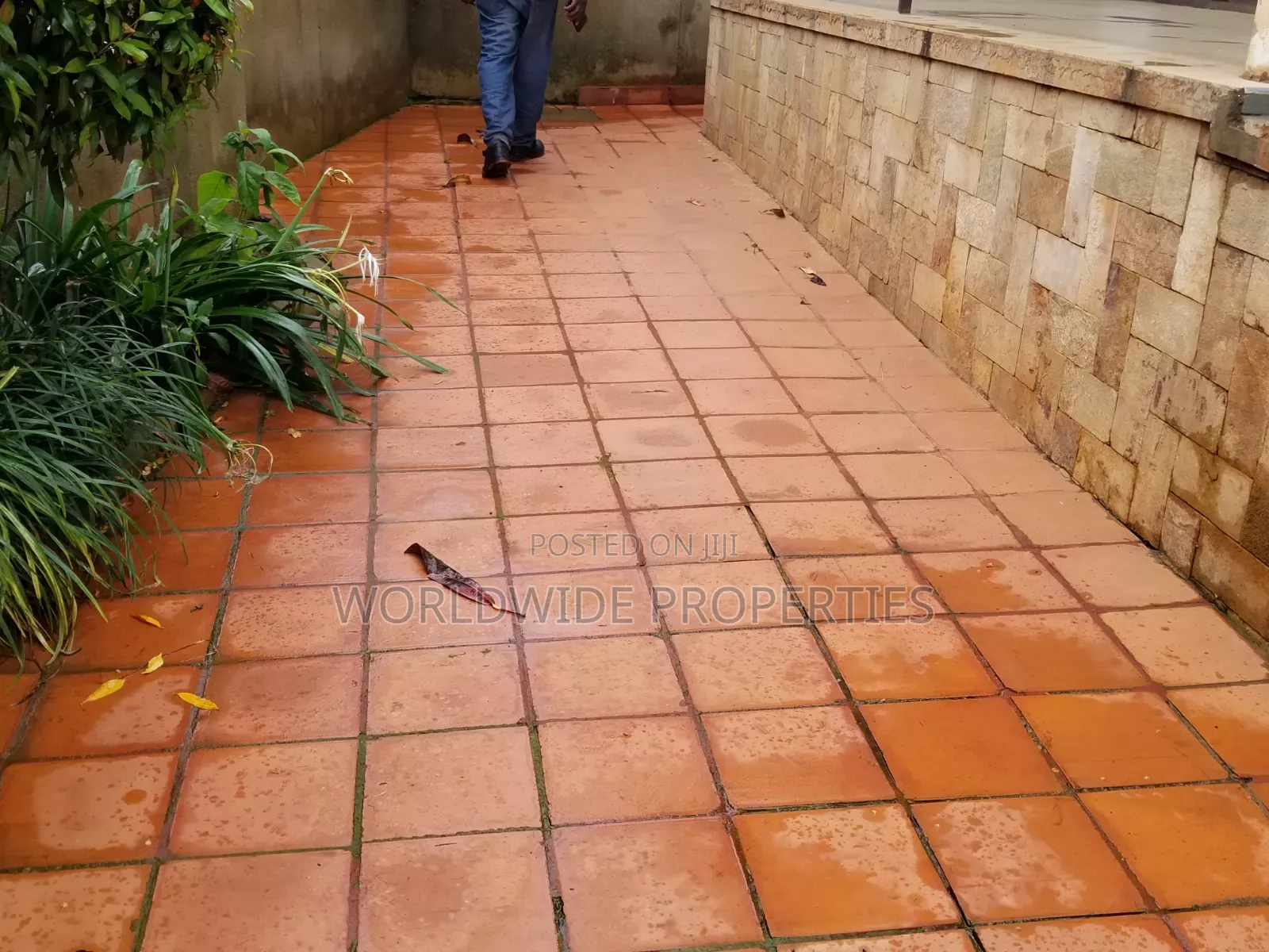 Furnished 2bdrm House in Central Division for sale