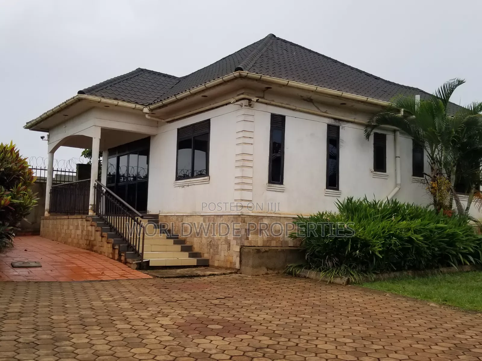 Furnished 2bdrm House in Central Division for sale