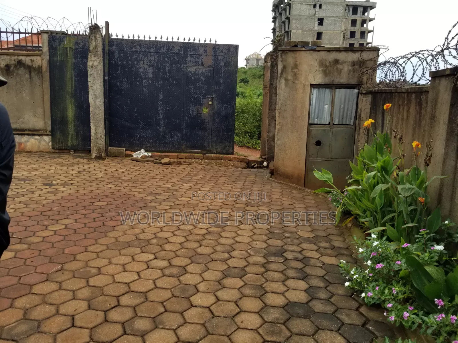 Furnished 2bdrm House in Central Division for sale