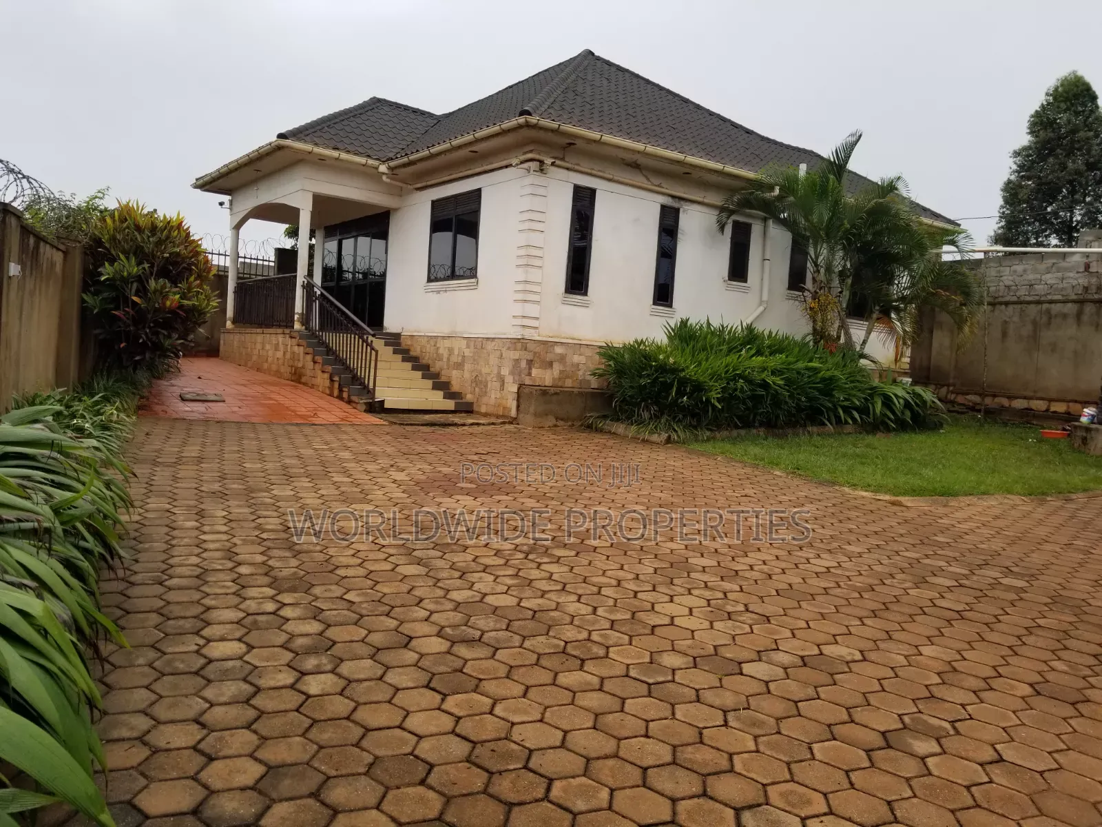 Furnished 2bdrm House in Central Division for sale