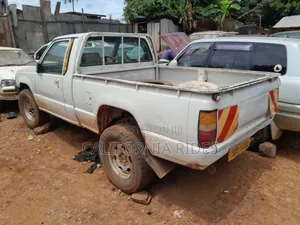 Mitsubishi L200 2000 White